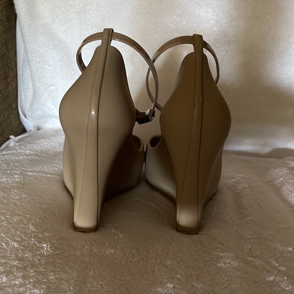 Rubber Wedges - Picture 3 of 4